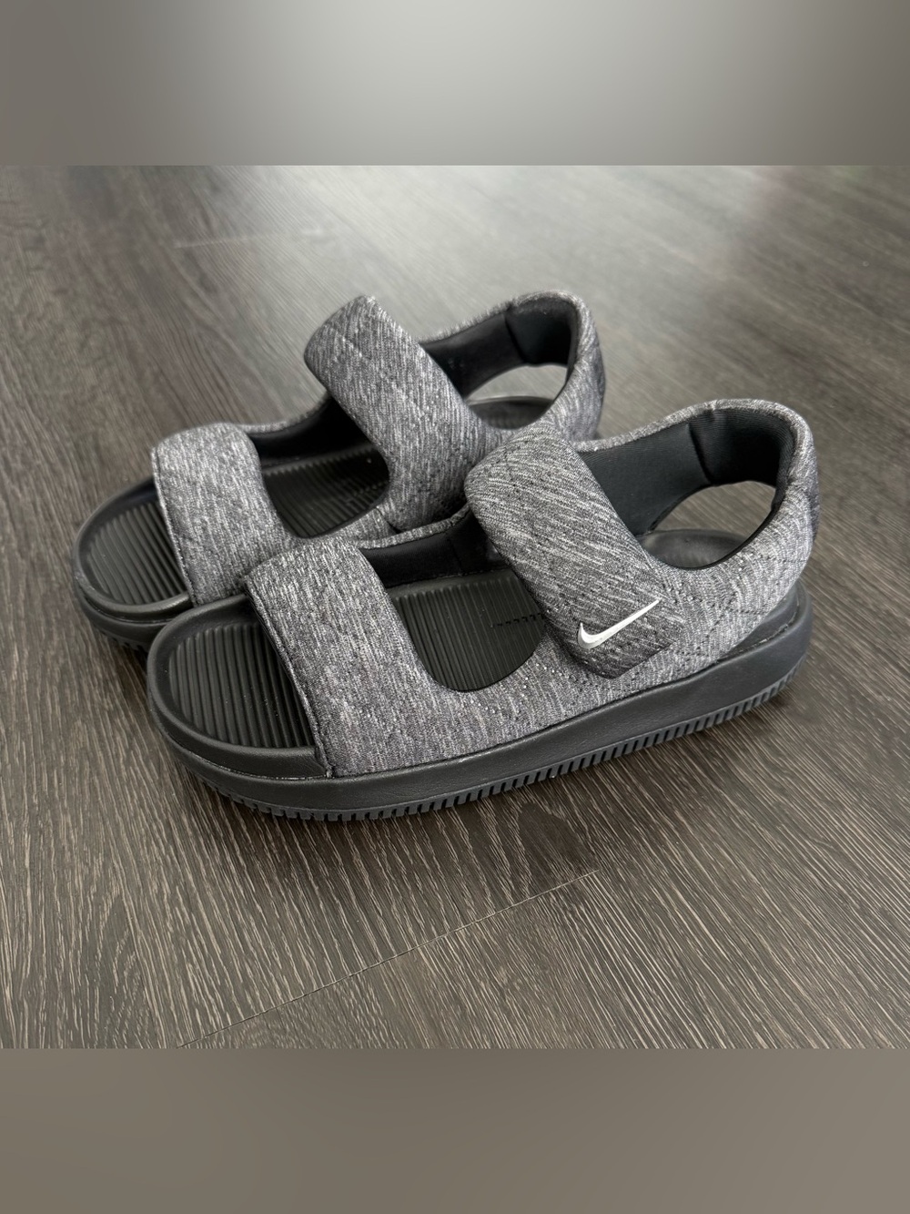 Nike Calm Sandals Women’s Size 8 Black Silver